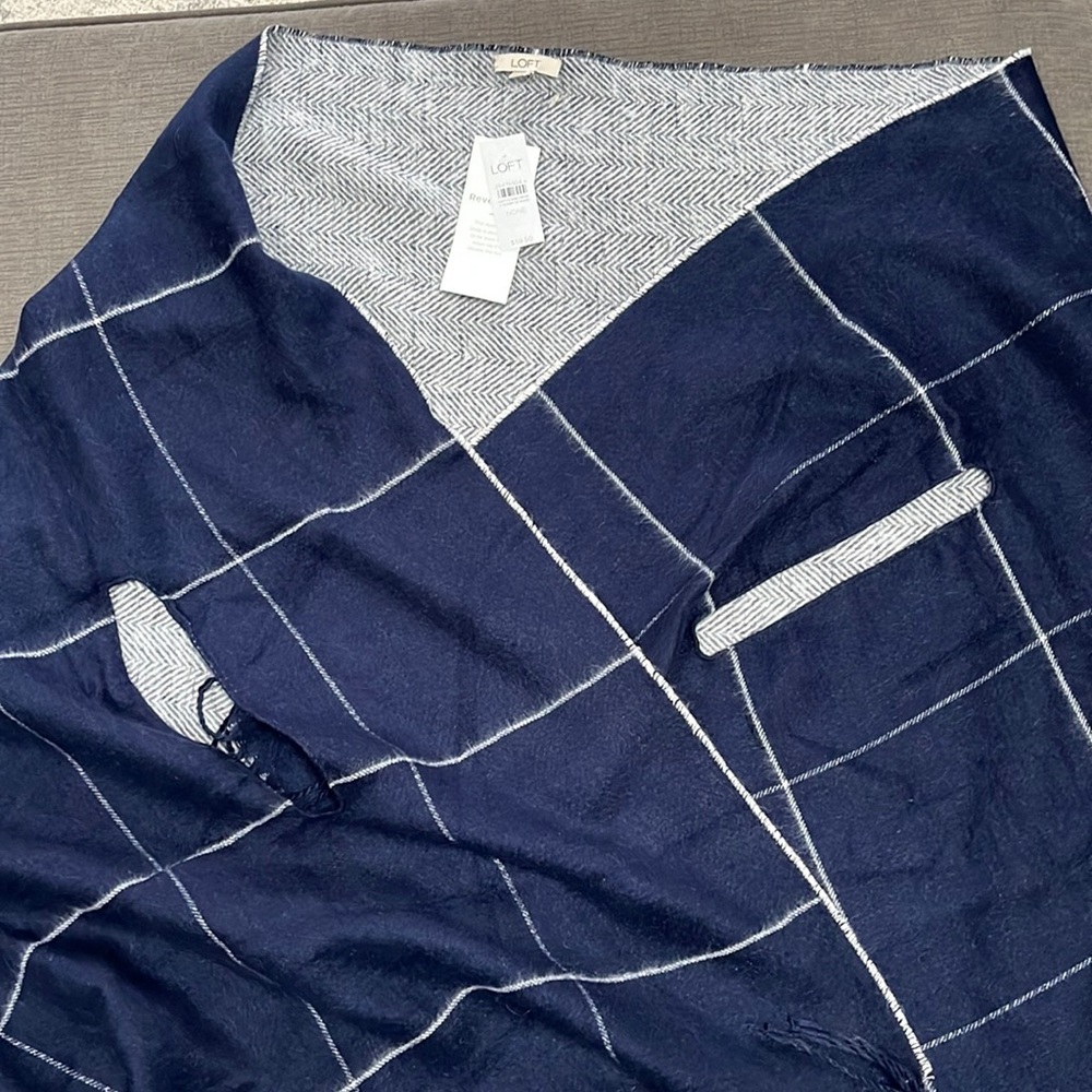 NWT reversible wrap